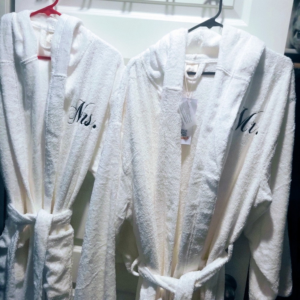 Not for sale-Couple's Terry Cotton Robe Spa Bathrobe Set-Mr&Mrs embroidered set